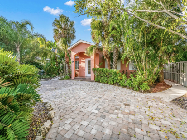 Lido Key Vacation Home with 2 Bedroom and Private Pool